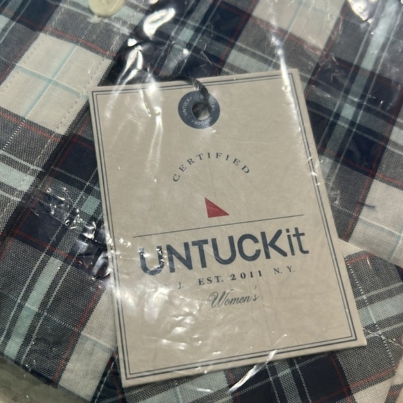 UNTUCKit Women's Sorbo Plaid Button Up Long Sleeve Blue/White Shirt‎ Size S - Picture 8 of 11
